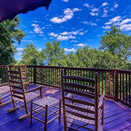 Villa Three Bears Den, Hot Tub, Pool Table, Pool Access, 1089 Free Tickets Each Paid Day, Dollywood Inclu